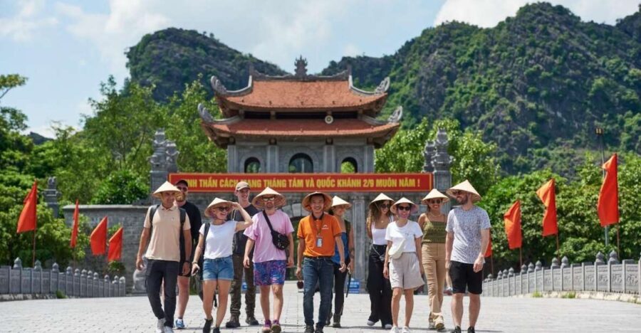 Ninh Binh tours: Hoa Lu - Tam Coc - Cycling 1 day - Who Will Love This Tour?