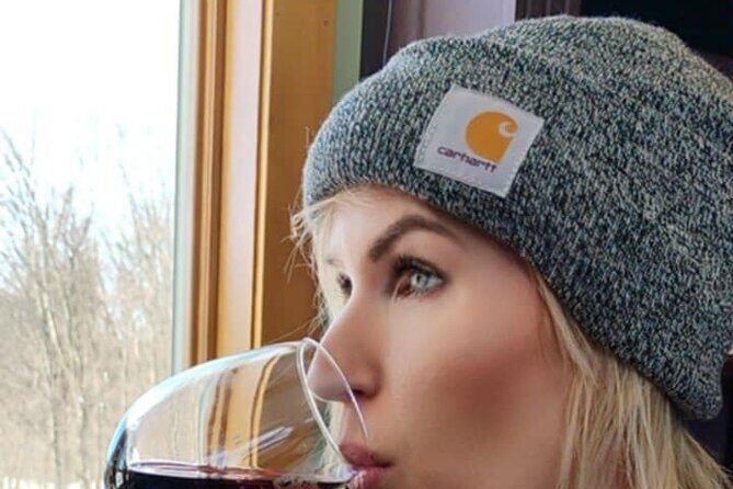 Non Bus Traverse City Leelanau Peninsula Sunset Wine Tour - FAQs