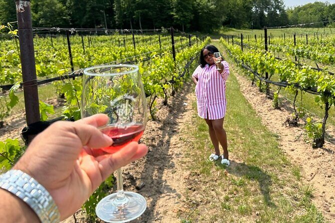 NON BUS VIP GMC Yukon Traverse Old Mission Peninsula Wine Tour - Who Will Love This Tour?