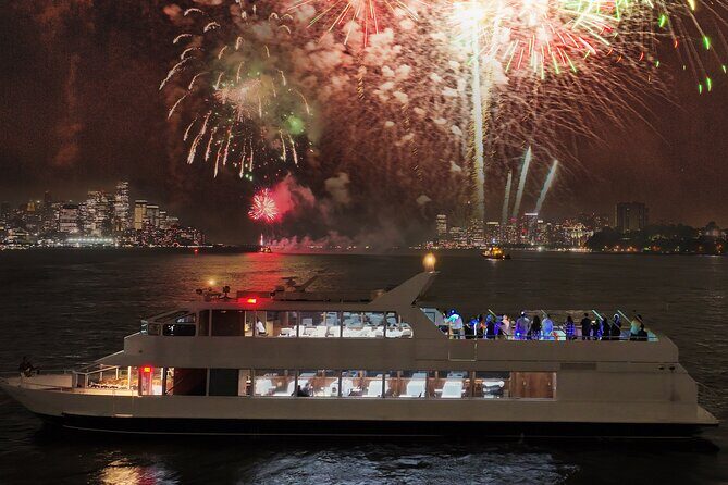 NYC New Year's Eve Dinner on Luxury Yacht with Open Bar - Who Will Enjoy This Experience?