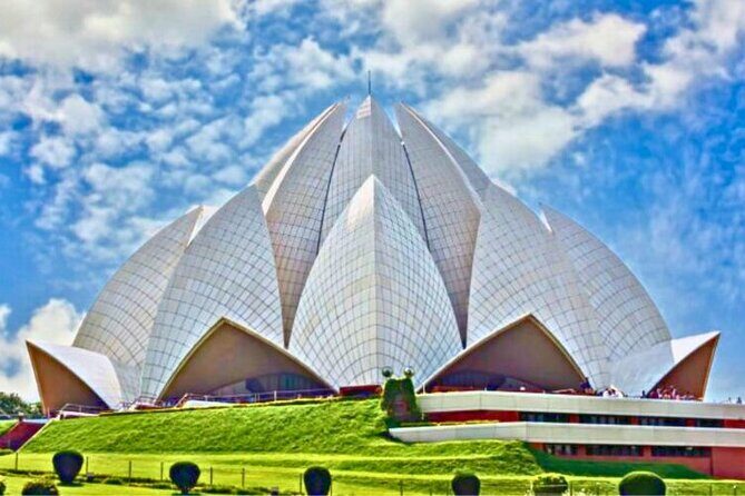 Old And New Delhi Private Luxury Day Tour By Car - FAQs