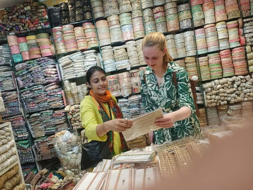 Old & New Delhi Shopping Tour with Female Consultant - The Experience in Detail