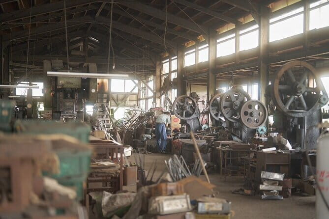 One-of-a-kind frying pan crafting tour - The Itinerary: Step-by-step Breakdown