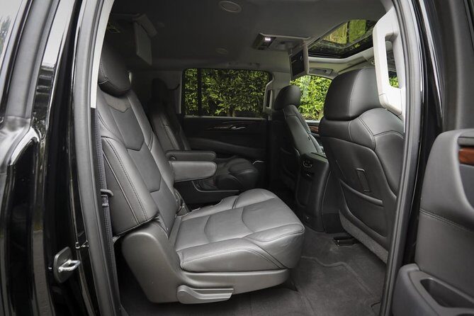 One-Way Private Airport Transfer by Sedan - The Experience in Detail