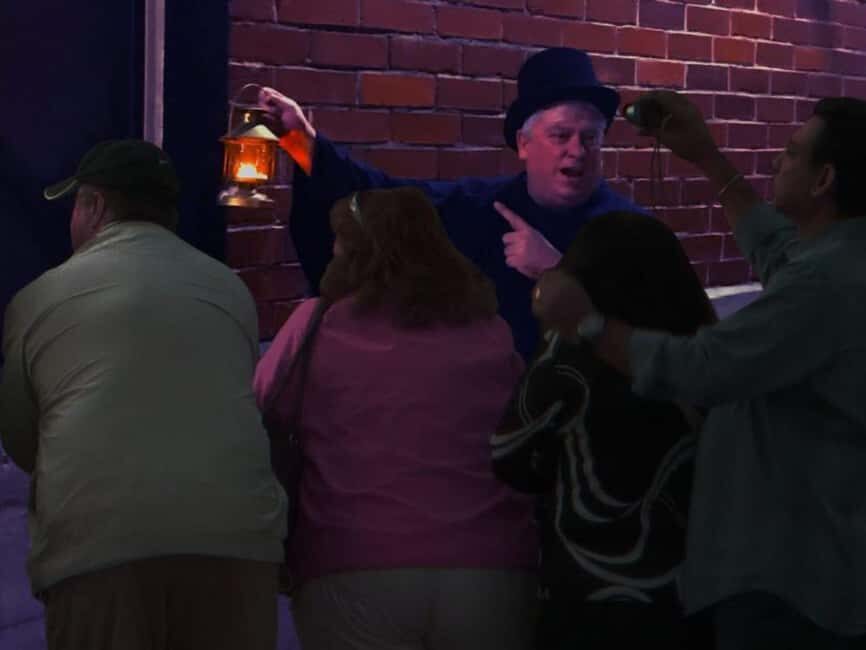 Orlando: Guided Ghost Tour - The Eerie Connection to Hollywood and Local Landmarks