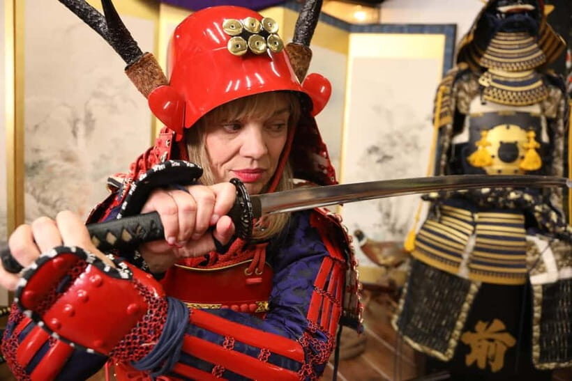 Osaka: 90-Minute Samurai Armor & Sword Lesson near Castle - A Closer Look at What You Can Expect