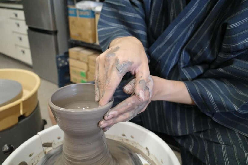 Osaka: Pottery Experience with Japanese Clothing - Who Should Consider This Tour?