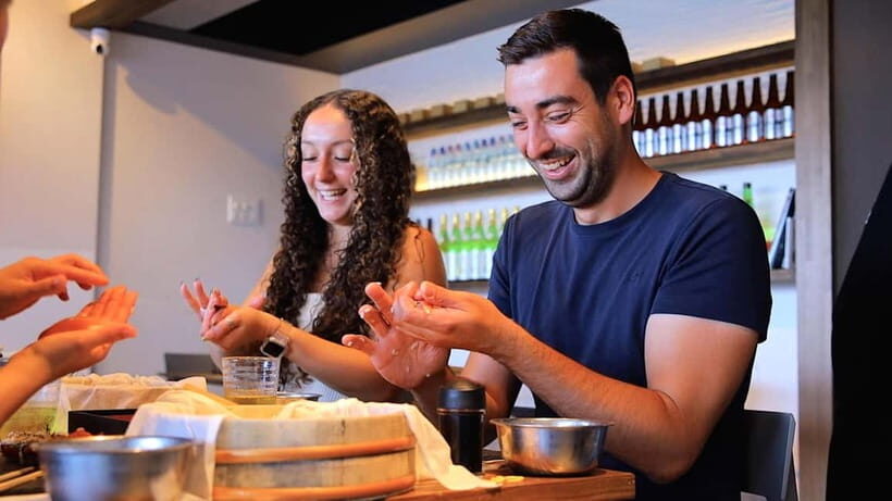 Osaka: Roll and Authentic Sushi Making Class in Dotonbori - An In-Depth Look at the Osaka Sushi Making Class