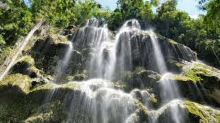 Oslob: Whaleshark Swimming, Tumalog Falls & Sumilon Island - Tumalog Falls: A Refreshing Natural Showpiece