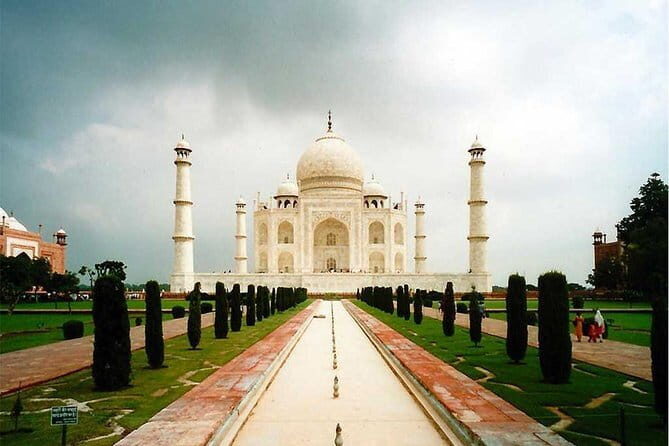 Overnight Agra Tour From Ahmedabad with Return Flights - Who Is This Tour Best For?