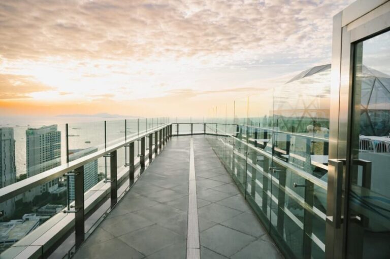 Pattaya: The Sky 32 at Grande CentrePoint Hotel - The Menu and Dining Experience