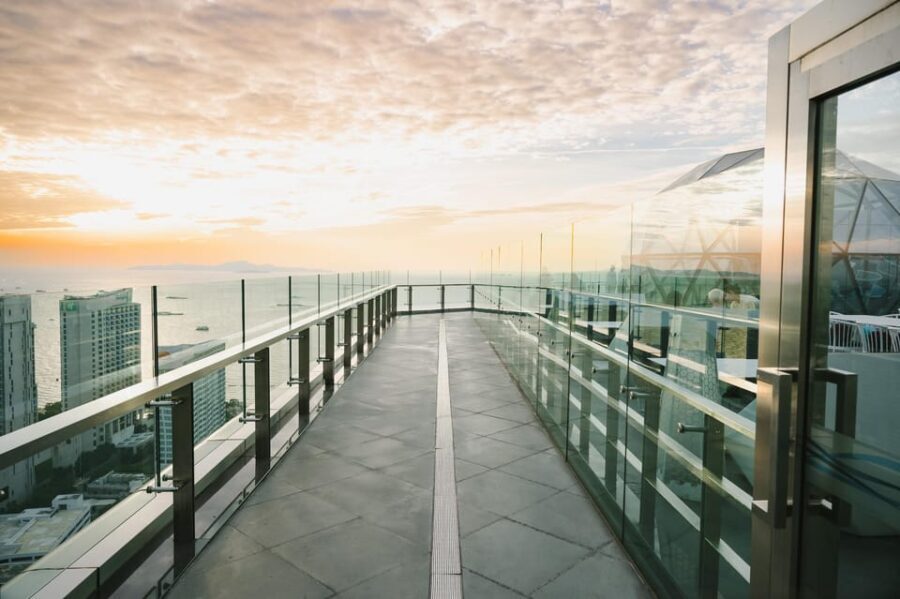 Pattaya: The Sky 32 at Grande CentrePoint Hotel - The Menu and Dining Experience