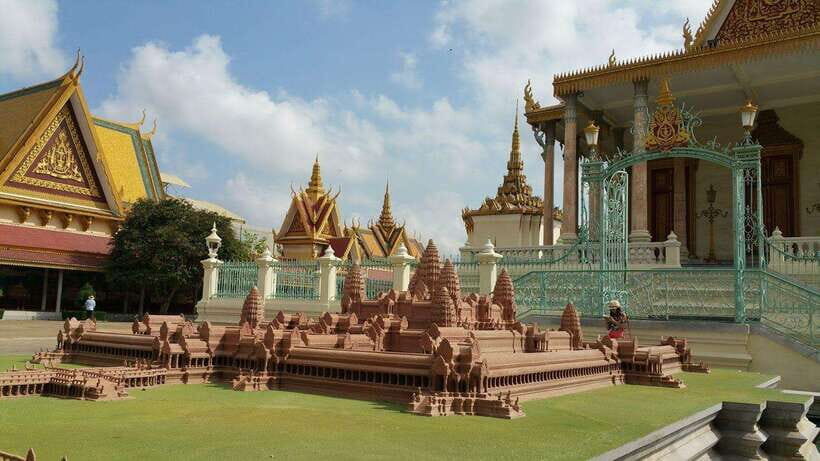Phnom Penh: 2-Day Tour with Royal Palace and Killing Fields - Who Will Love This Tour?