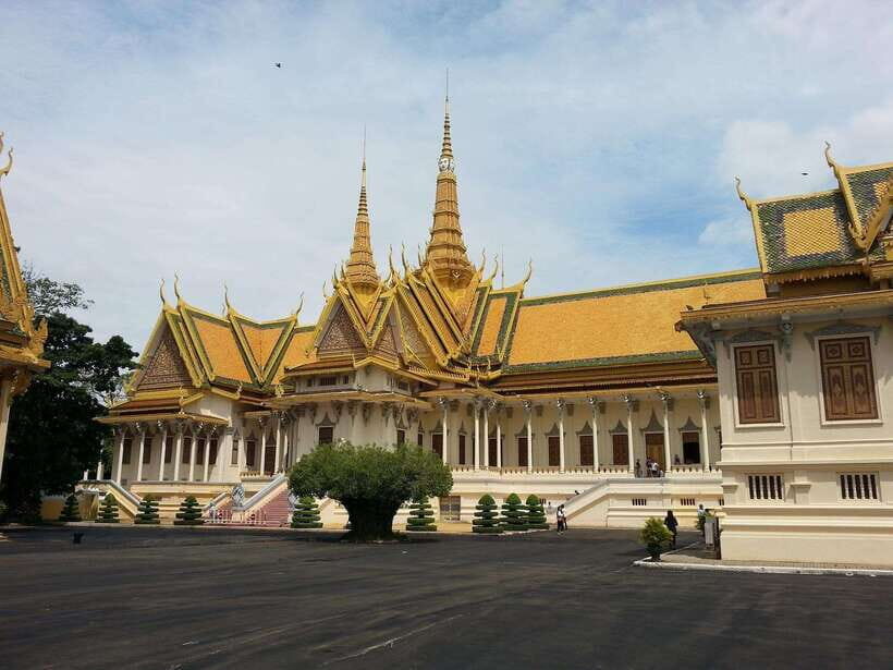 Phnom Penh: Full-Day City Tour with Experienced Tour Guide - The Sum Up