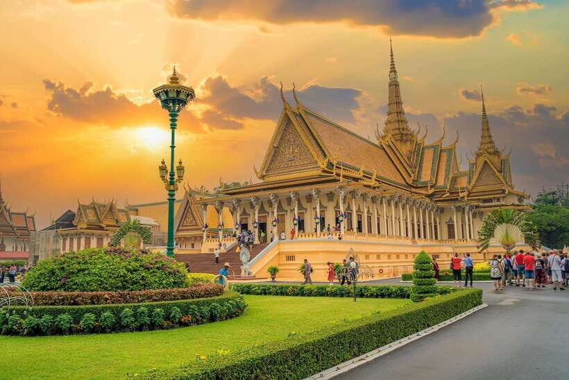 Phnom Penh Full Day Private Tour with All Admission Tickets - A Deep Dive into the Phnom Penh Private Tour Experience