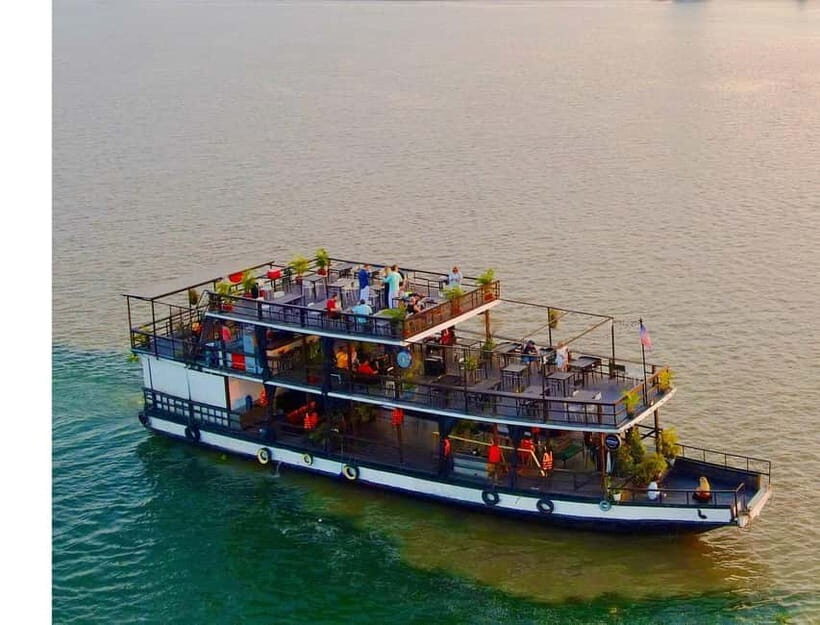 Phnom Penh: Mekong River by a Big Private Cruise - The onboard experience: comfort and ambiance