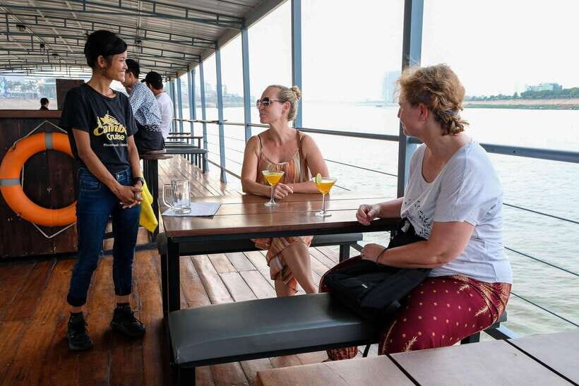 Phnom Penh: Mekong Sunset Dinner Cruise with Live Music - Final Thoughts