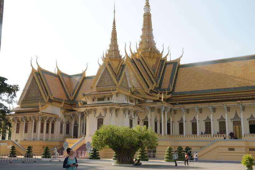 Phnom Penh Private Tour English Local Guide - Exploring Phnom Penh: An In-Depth Review