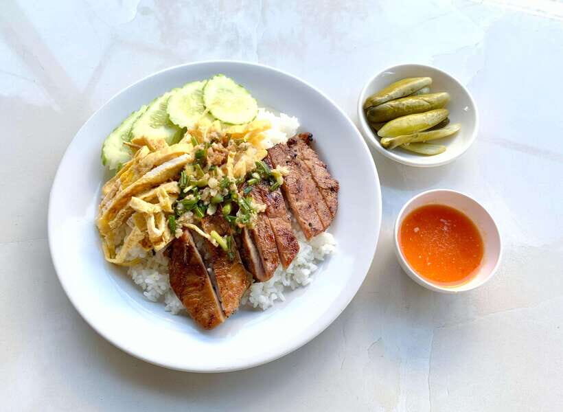 Phnom Penh: Street Art & Food Tour by Tuk-Tuk - Detailed Review of the Phnom Penh Street Art & Food Tuk-Tuk Tour