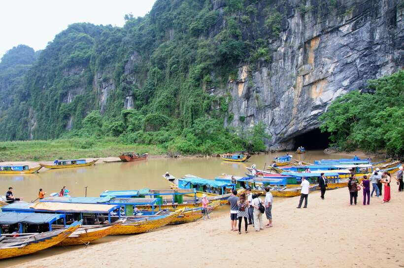 PHONG NHA CAVE & PARADISE CAVE - Discovering the Best of Phong Nha and Paradise Caves
