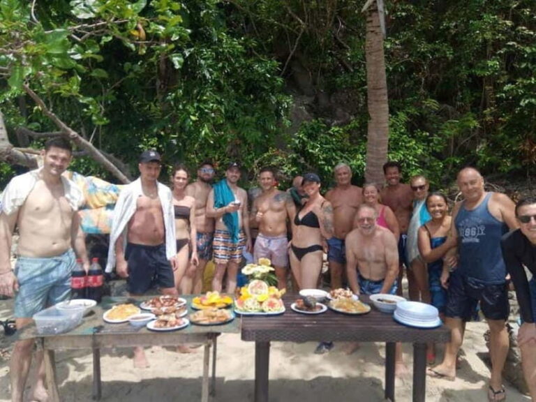 Port Barton: Island Hopping with Lunch and Hotel Transfer - Dining and Comfort