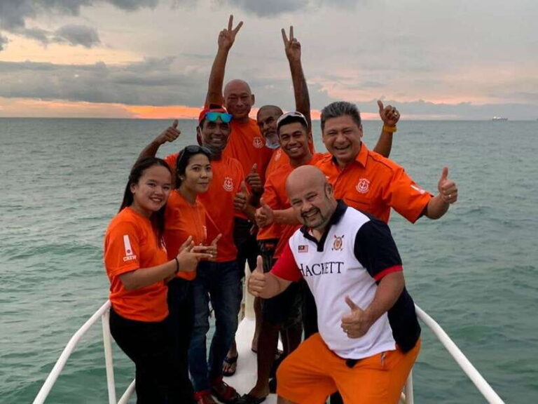 Port Dickson: Dragon Sunset Cruise with Salt Water Jacuzzi - FAQs