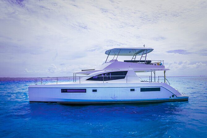 Private 51' Leopard boat Punta Mita  Chef & Open Bar Included - The Experience in Detail