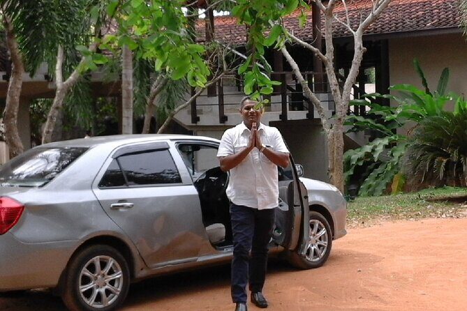 Private arrival transfer from the Airport to your booked hotel in Negombo - Key Points
