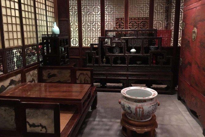 Private Beijing Art Tour including Red Gate Gallery, 798 Art Zone and Guanfu Museum - A Closer Look at the Art Tour: The Details That Make It Stand Out