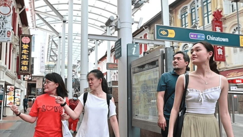 Private Chinatown Heritage Tour with Best 8 Local Tastings - The Heart of the Food Scene: Maxwell Food Centre and Chinatown Complex