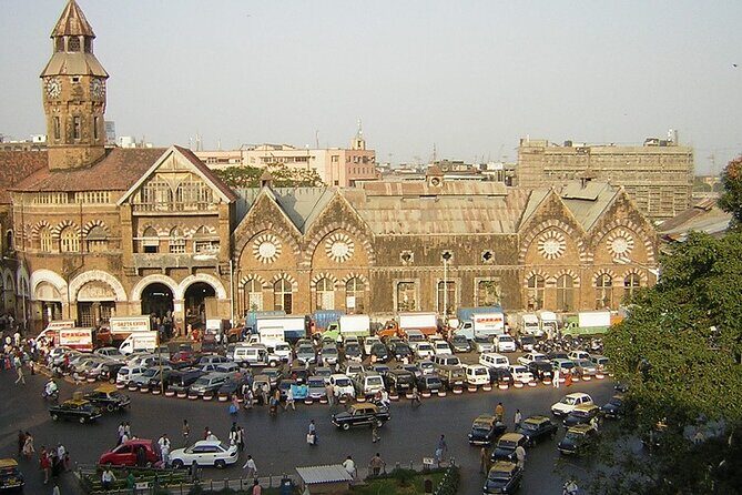 Private City Tour with Dharavi Slum Dhobighat and Dabbawalla - FAQs