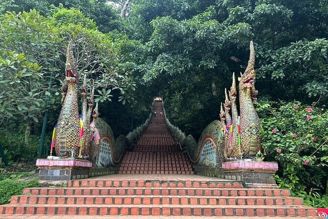 Private Day Tour Doi Suthep Temple and Handicraft Center - What the Reviews Say