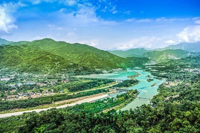 Private Day Tour: Dujiangyan Panda Base and Irrigation Project - Visiting the Panda Base: An Insider’s Look