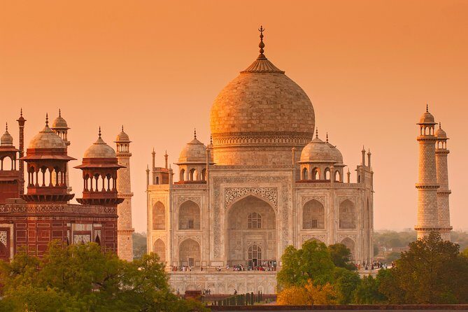 Private Day trip to Agra with Taj Mahal,Fort and lunch at 5 Star - Visiting the Taj Mahal: The Star Attraction
