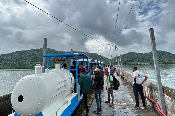 Private Elephanta Caves and Island Tour with Guide - Who Should Consider This Tour?