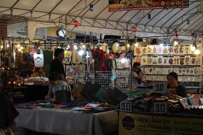 Private Evening! Crisscross Chiang Mai's Night by the classic Tuk Tuk - Who Will Love This Tour?