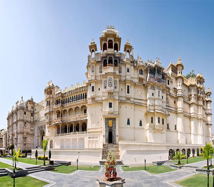 Private Evening Sunset Tour of Monsoon Palace/Sajjan Garh - Exploring Monsoon Palace: Architecture and Atmosphere