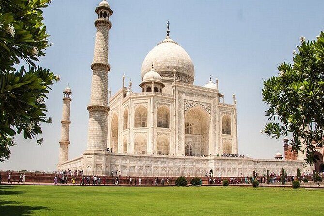 Private Full-day Historical Adventure Tour in Agra by Gatimaan Express - Visiting the Taj Mahal: A Symbol of Love and Elegance