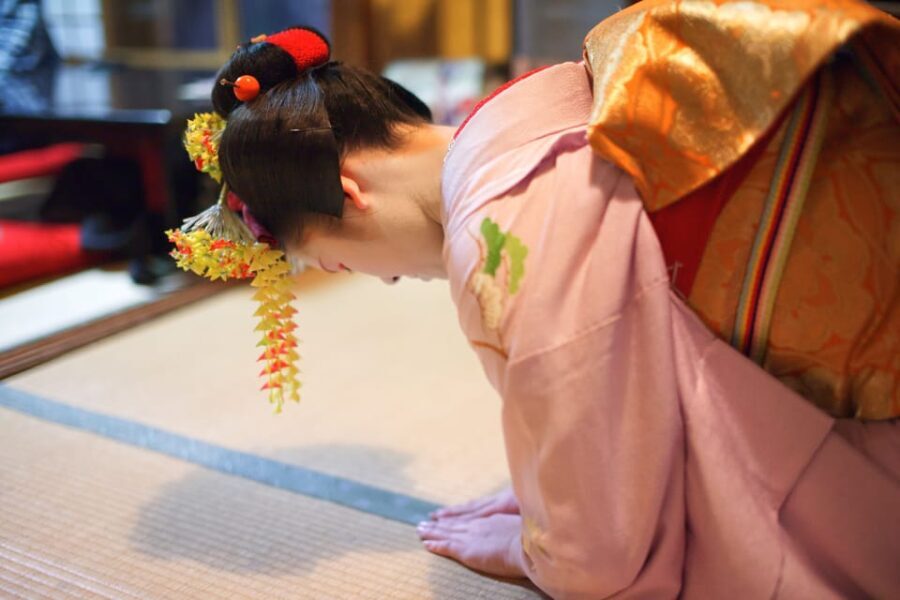 Private geisha show with Maiko, an geisha apprentice - A Detailed Look at the Experience