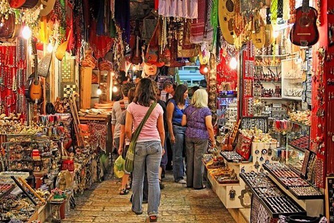 Private Guided Delhi Shopping Tour with Transfers - Who Will Love This Tour?