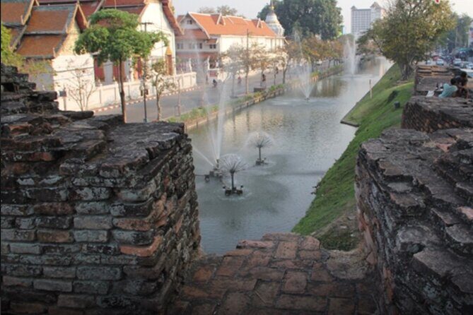 Private Half-Day Tour The Old Chiang Mai City With Street Foods - Authenticity and Local Flavor