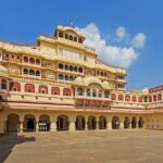 Private Jaipur Pink City Tour by Car & Driver with a Tour Guide - FAQs