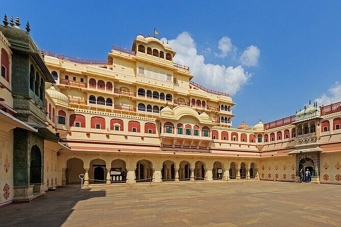 Private Jaipur Pink City Tour by Car & Driver with a Tour Guide - FAQs