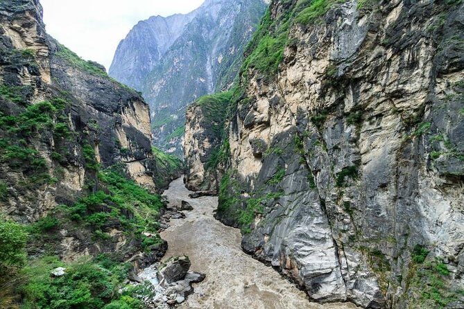 Private Lijiang Day Trip to Upper Tiger Leaping Gorge and Black Dragon Pool - Exploring the Natural Wonders of Lijiang