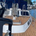 Private Luxury Sailboat Charters of Honolulu - Exploring Honolulu from the Deck of Sailing Beauty