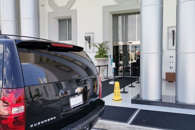 Private luxury transportation from CUN Airport to Puerto Morelos - A detailed look at your transfer experience