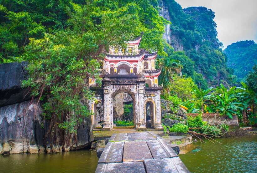 Private Ninh Binh Full Day Tour by Luxury Limousine - What Makes This Tour Stand Out?