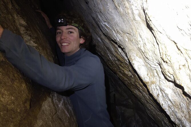 Private Nottawasaga Bluffs Caves Snowshoe, Collingwood/Creemore - A Deep Dive into the Nottawasaga Bluffs Snowshoe Experience