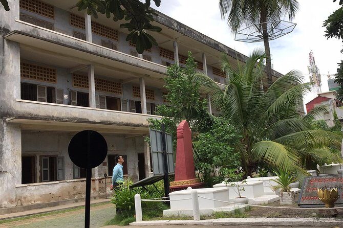 Private One Day Trip in Phnom Penh Capital City - Transportation and Practicalities