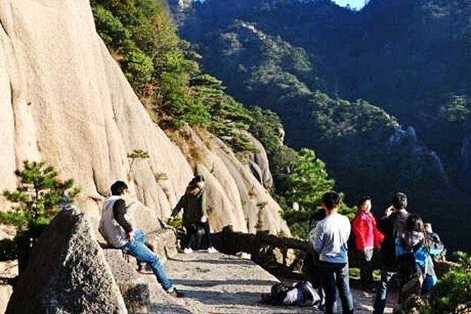 Private Photography Day Tour of Huangshan Yellow Mountain - A Closer Look at the Huangshan Photography Tour